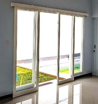 Uskočno klizni sistem